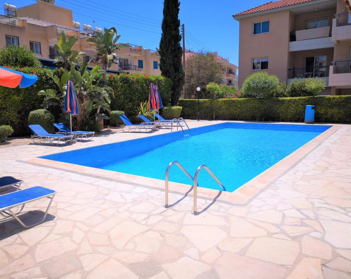 Perfectly Located 2Bdr/Pool+Near Beach+Free Wifi Appartement Paphos Buitenkant foto
